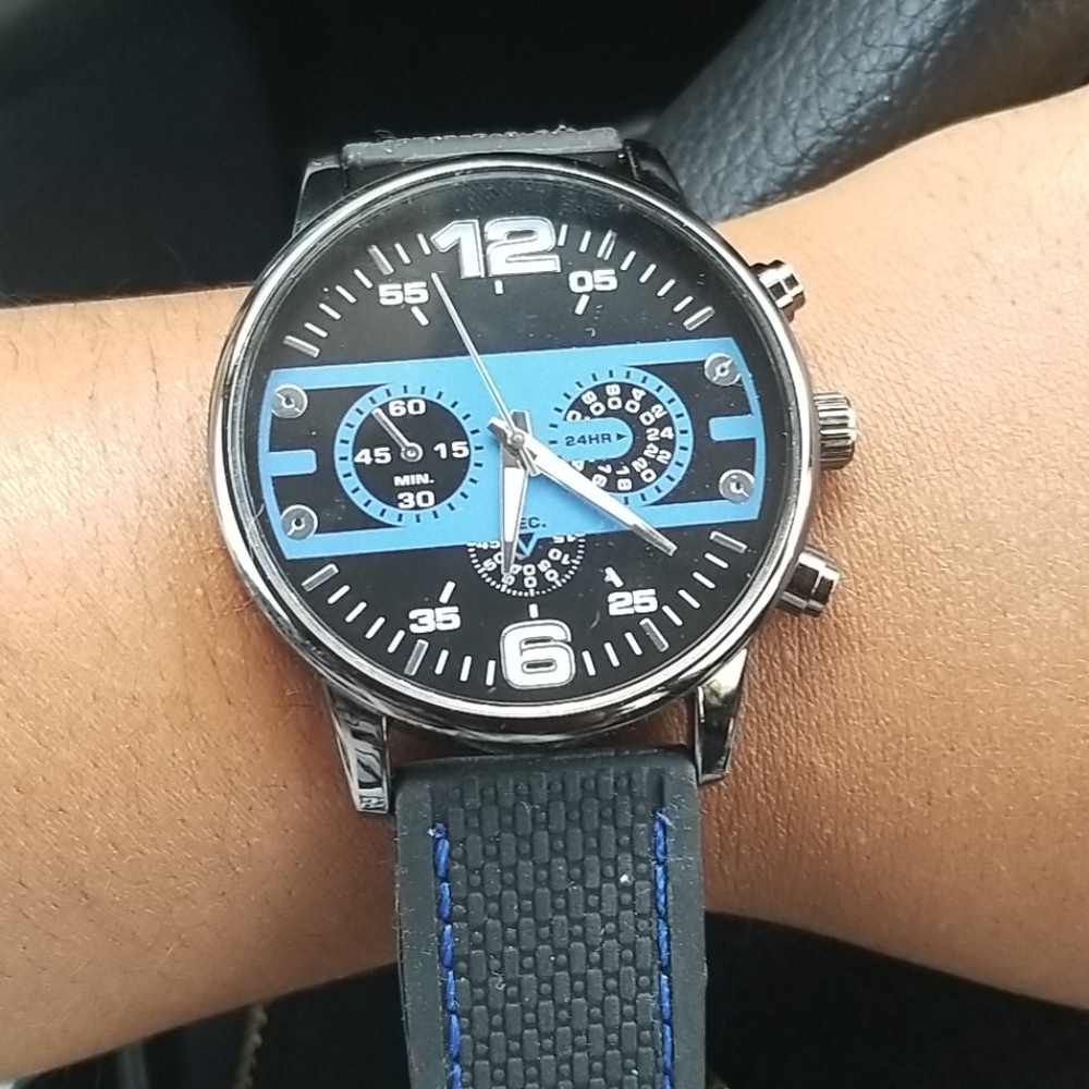 Watch - Picture 3 of 3